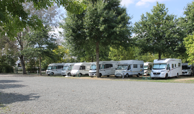 Aire de camping-car Le Port à La Suze-sur-Sarthe