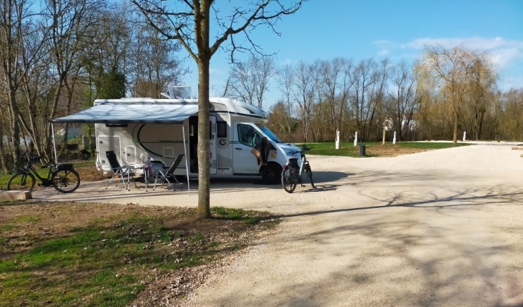 Aire de services et de stationnement