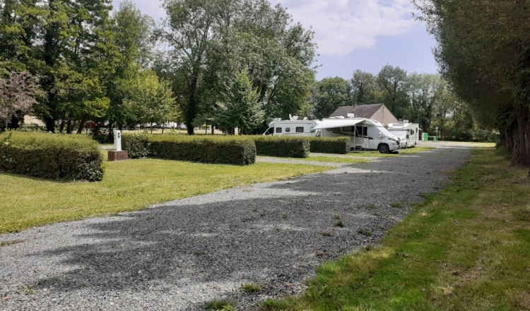 Aire Camping-car park Avoise