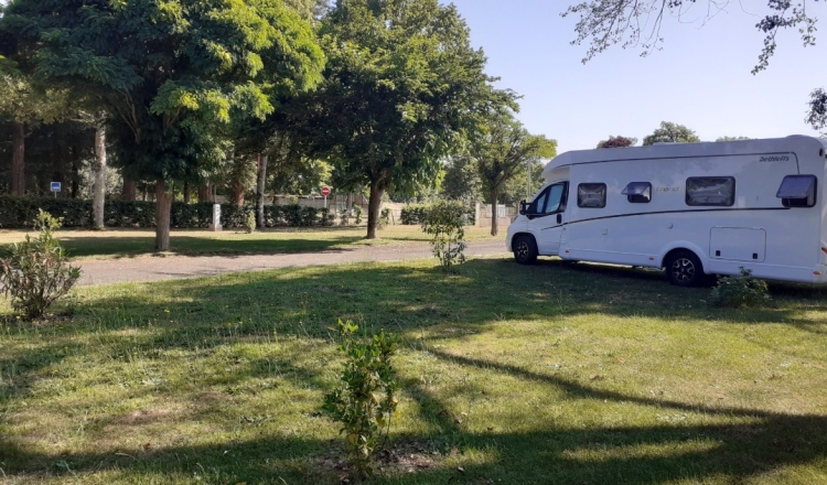 Aire Camping-Car Précigné