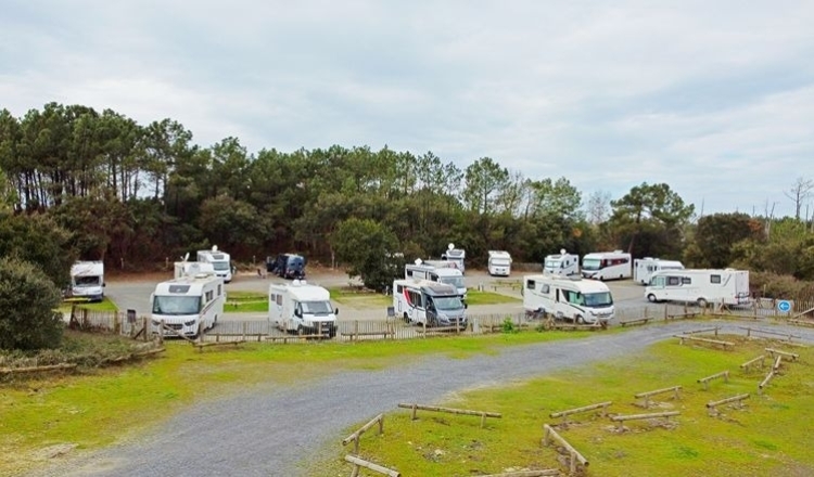 Aire CAMPING-CAR PARK de Messanges