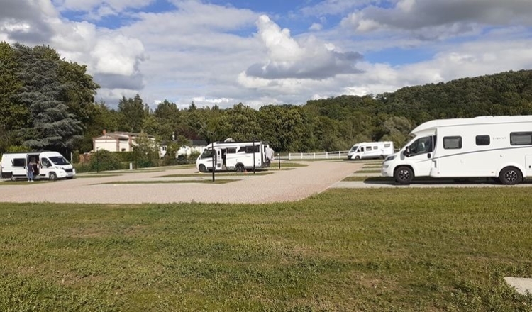 Aire de camping-car de Saint-Lubin-des-Joncherets