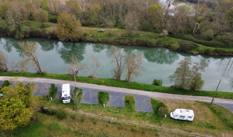 Aire Camping-Car Riscle