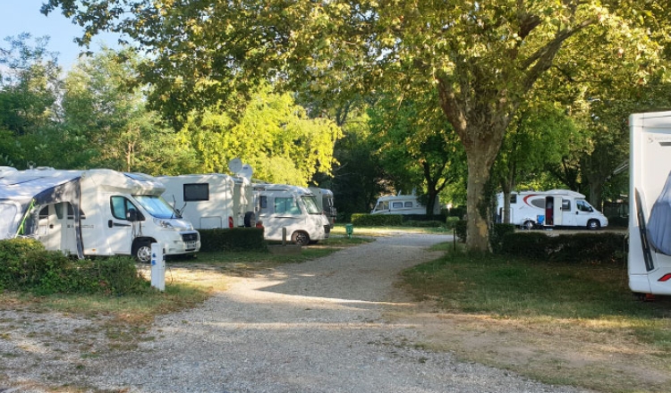 Camping les Vernes - La Roche de Glun