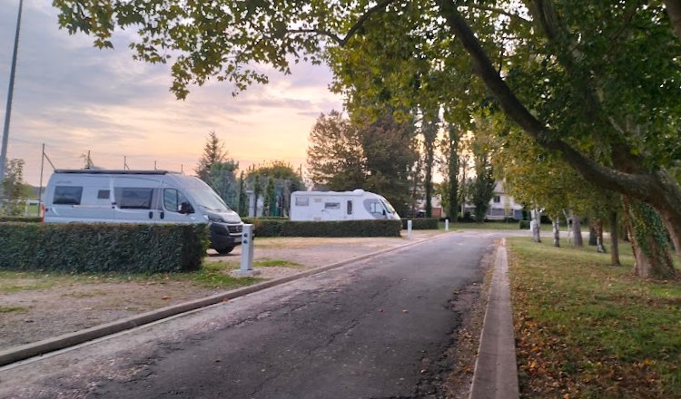 Aire Camping-car Park Beaune-la-Rolande